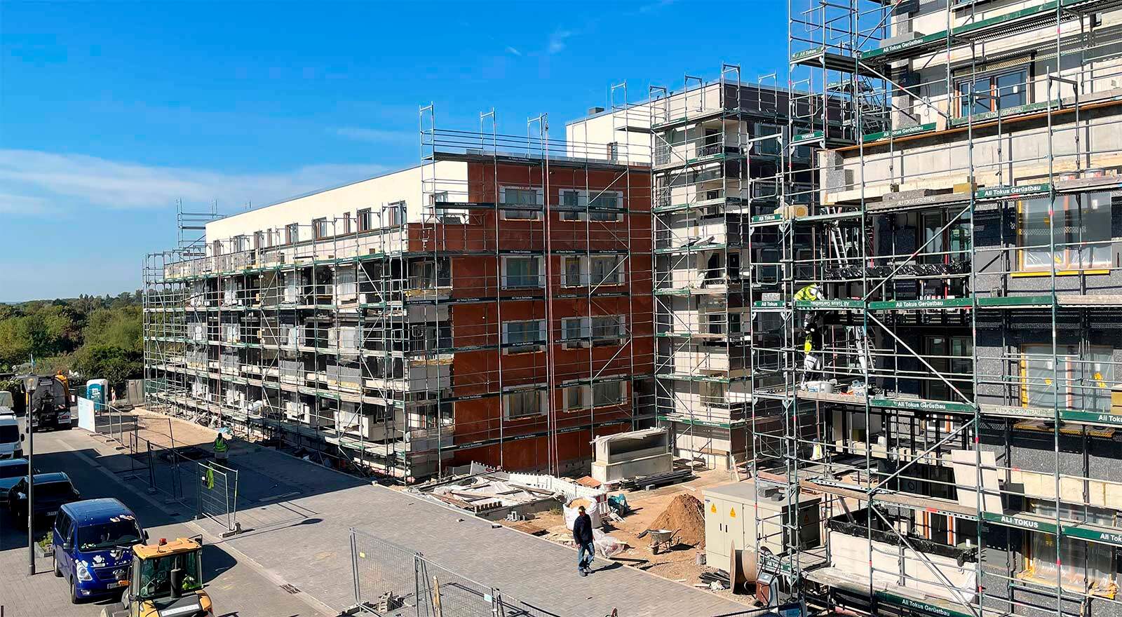 Bauarbeiten an der Fassade Haus 4 im Simonsveedel