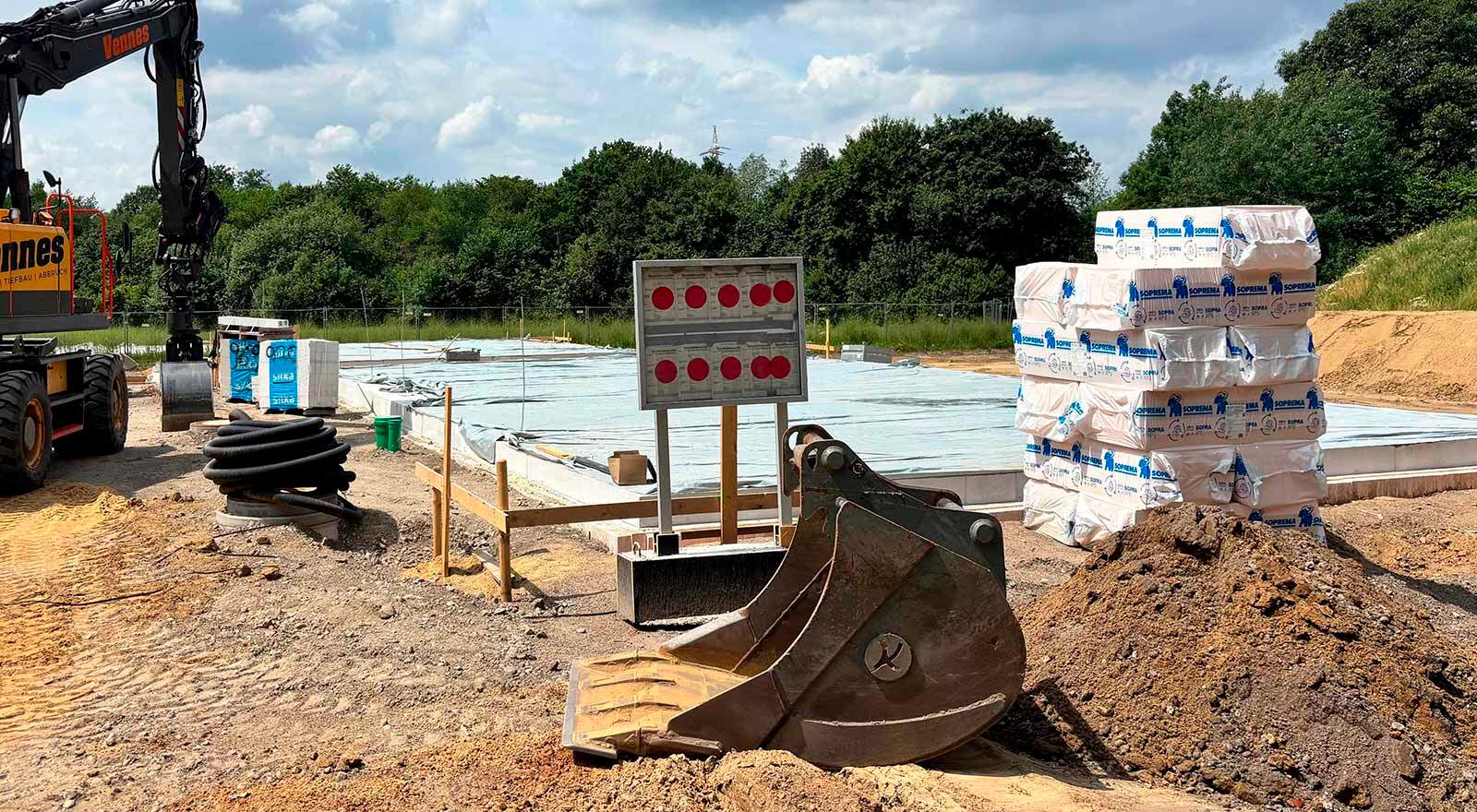 Häuser 1–5 vor dem Start der Rohbauarbeiten