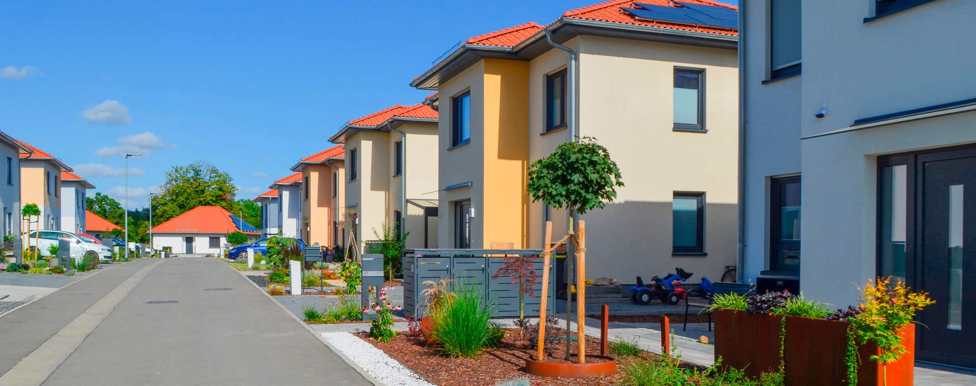 Unser charmantes Wohnquartier Tresenwaldbogen mit familienfreundlichen Häusern und Vorgärten